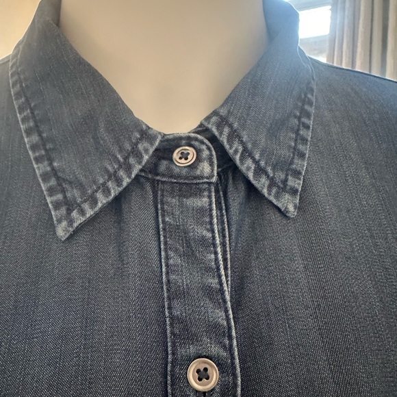 WHBM DENIM COLORED BUTTON DOWN SIZE 10 - Picture 7 of 8